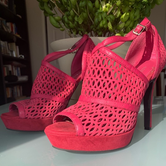 BCBGeneration BG ANJA Heels - Picture 2 of 16